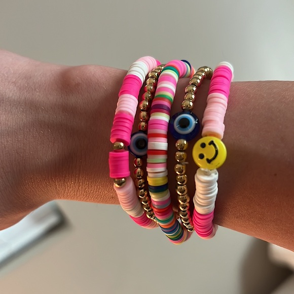 ⭐️ Set of 5 Colorful Beaded & Handmade (not by me) Bracelets! - Picture 2 of 8